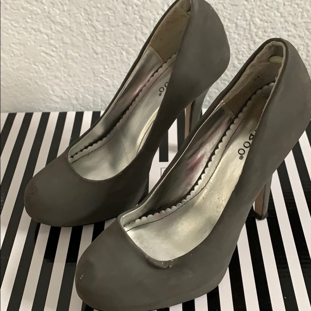 Heels - Picture 5 of 5